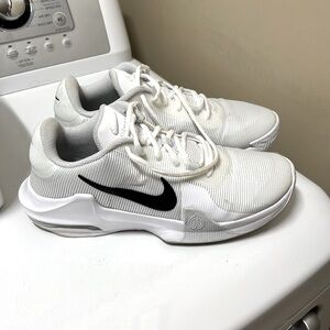 Nike Tennis Shoes